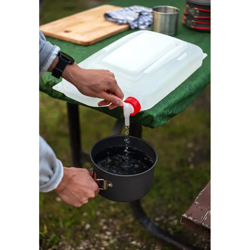 Coghlan’s Collapsible Water Carrier for Outdoor Use