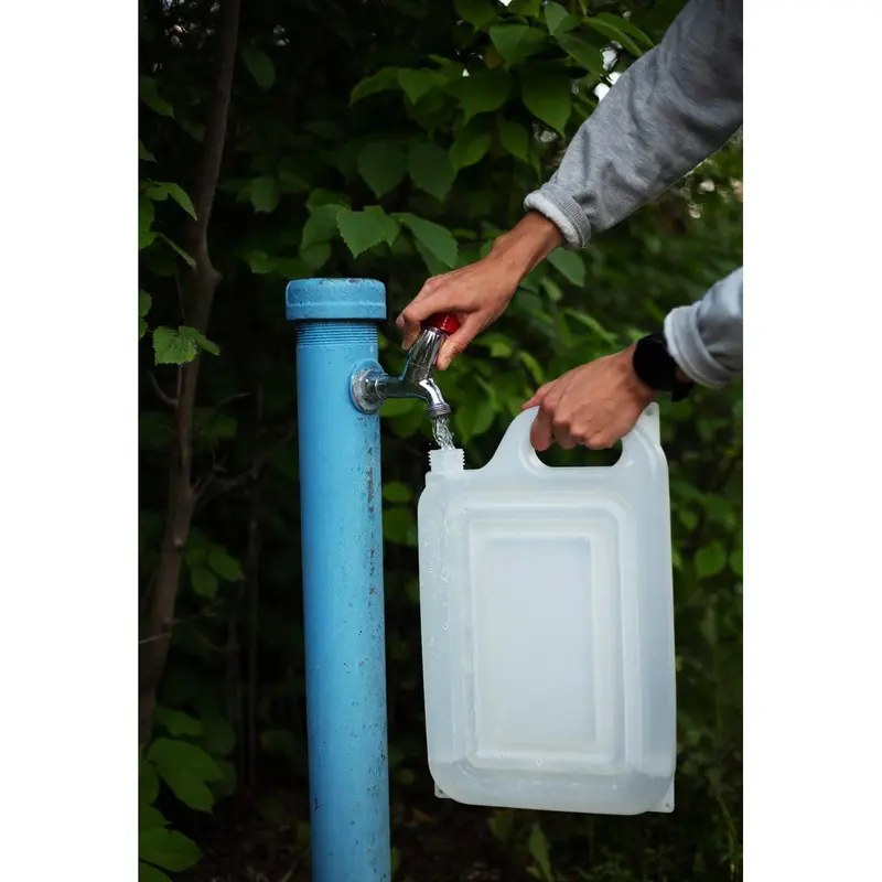 Coghlan’s Collapsible Water Carrier for Outdoor Use