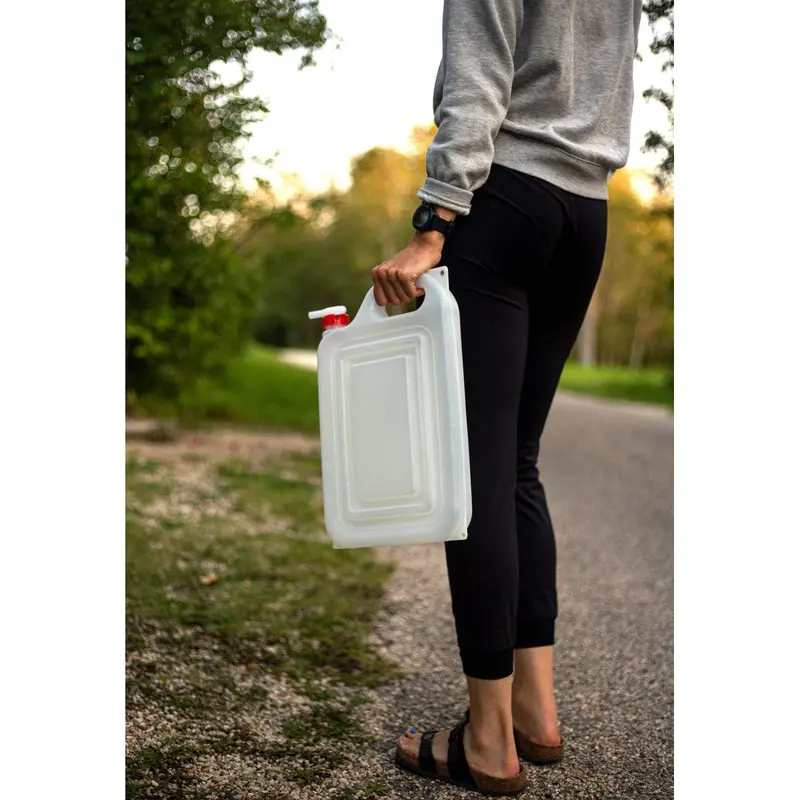 Coghlan’s Collapsible Water Carrier for Outdoor Use